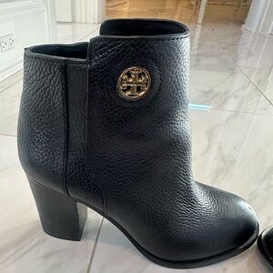 Tory Burch Black Leather Ankle Booties
